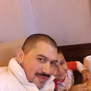 Meet your Posher, Carlos raúl